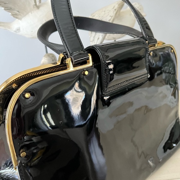 Yves Saint Laurent patent leather Uptown handbag - Picture 4 of 13